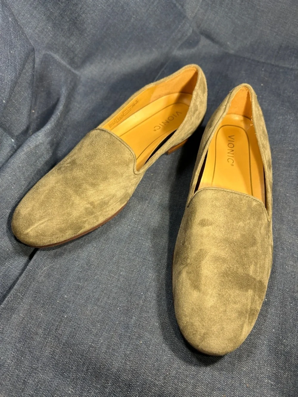 Vionic leather loafers almost NEW